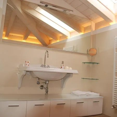 Residenza Simona * Mezzegra